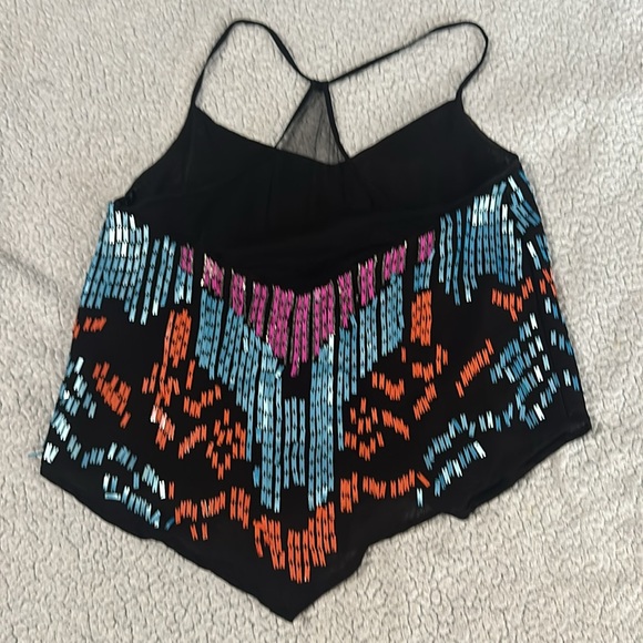 Women’s size smalll tank - Picture 2 of 3